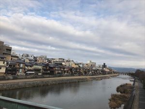 京都駅からひと駅花かんざ　四条大橋