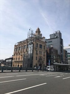 京都駅からひと駅花かんざし　四条大橋